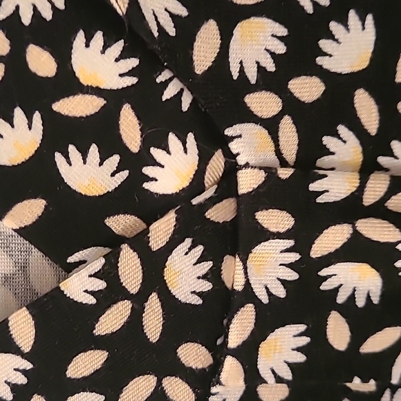 CROFT AND BARROW WOMENS PLUS SIZE BLACK & WHITE FLORAL TANK TOP SIZE 3X - Picture 4 of 12